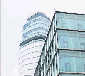 Bild: © Clemens Fabry/ Die Presse, "Bis auf Weiteres werden von hier aus nur zwei Pisten kontrolliert." Bild: © Clemens Fabry/ Die Presse, "Bis auf Weiteres werden von hier aus nur zwei Pisten kontrolliert."